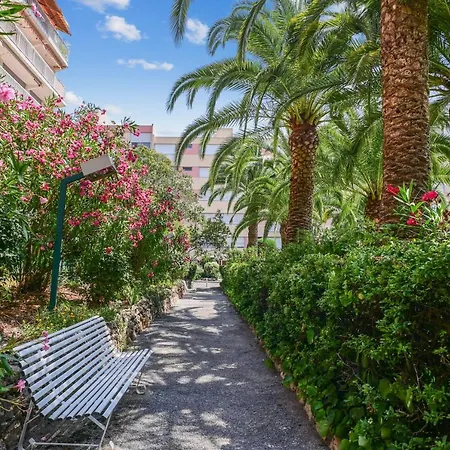 Bel Apt Avec Piscine Balcon Et Parking A By Weekome