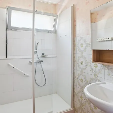 Appartement Bel Apt Avec Piscine Balcon Et Parking A By Weekome