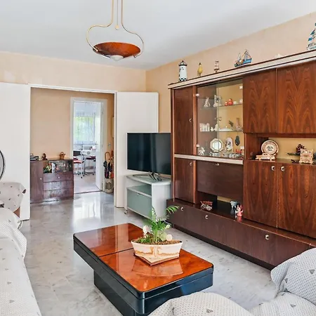 Bel Apt Avec Piscine Balcon Et Parking A By Weekome